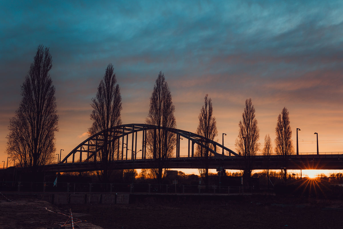 Loading... just a sec